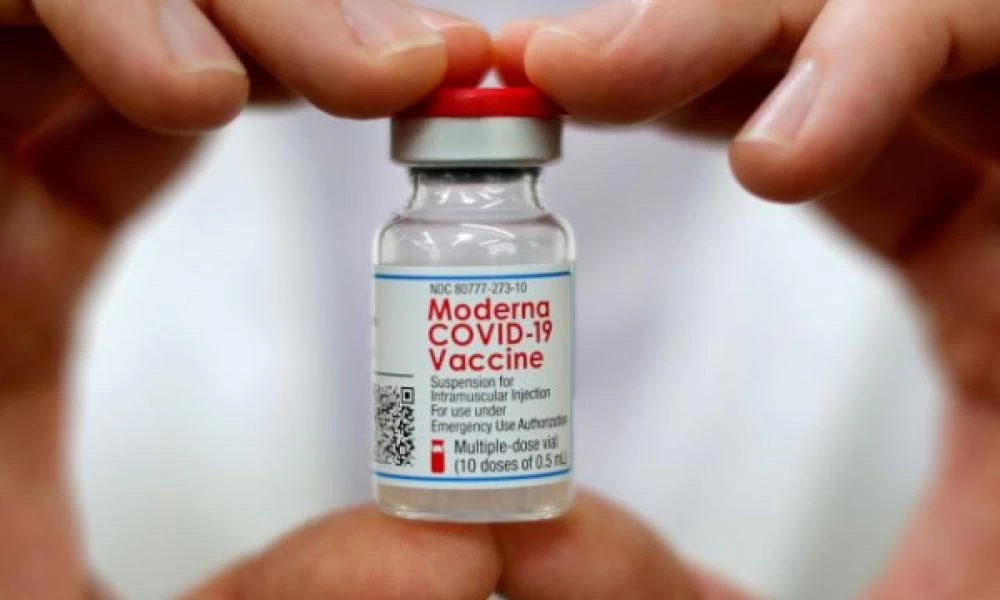 Moderna: Eτοιμάζει ενισχυτική δόση κατά της νέας παραλλαγής Όμικρον